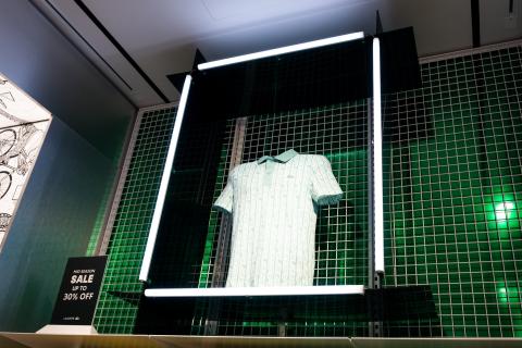 Lacoste top